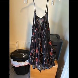 Free People Women’s summer dress. Size M. Great Condition. Price Negotiable.